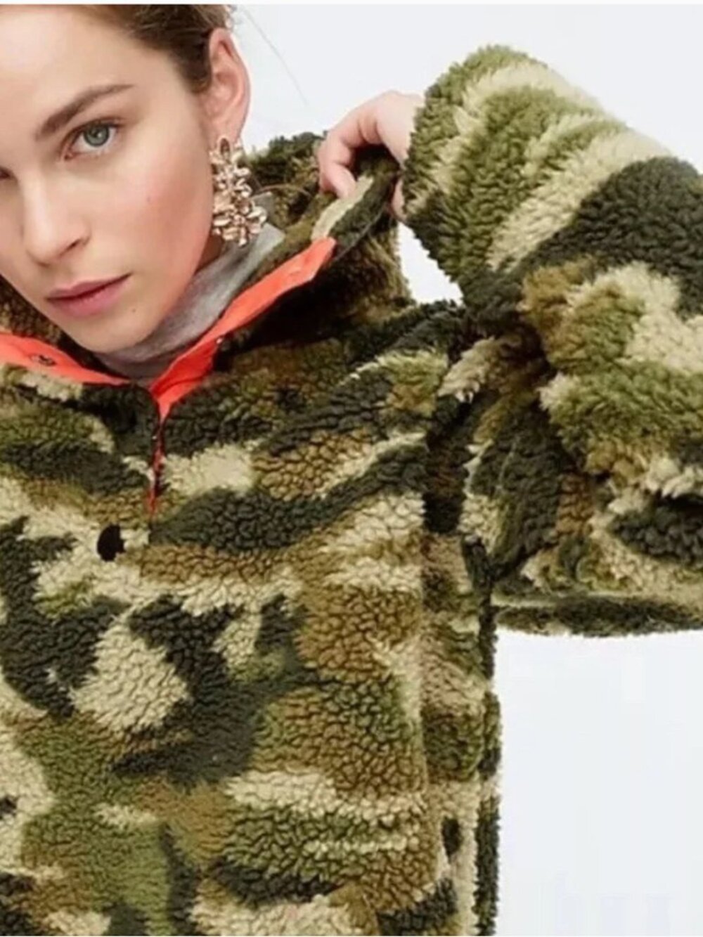 Soft vintage fleece body. Sherpa lining at collar. Camo pattern with neon orange - Picture 2 of 7